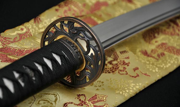 Handmade Japanese Samurai Functional Sword Katana Foldedsteel Blade Flower Tsuba