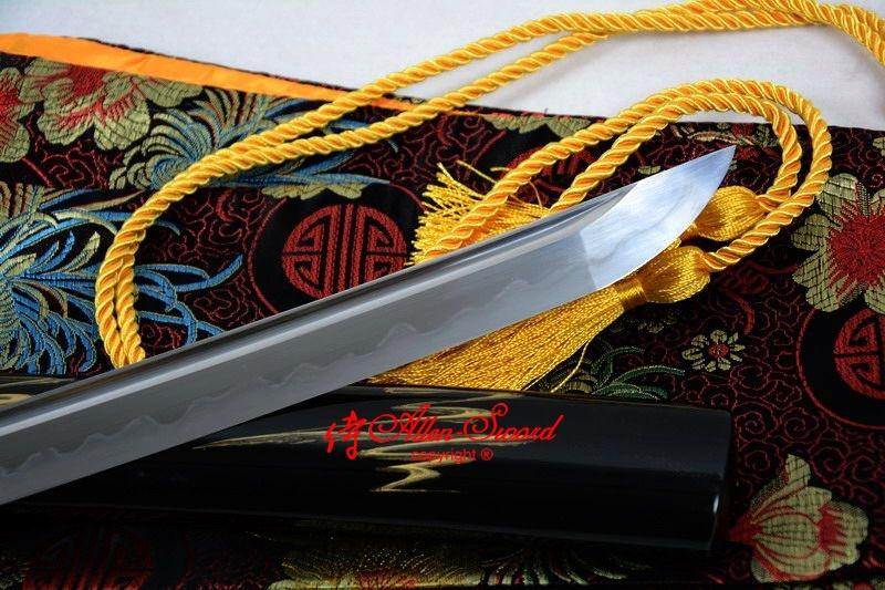 Clay Tempered Sanmai Blade Japan Armorial Tsuba Handachi Katana Full Tang Sword